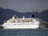 Высокие волны причинили серьезный ущерб лайнеру Louis Majesty кипрской компании Louis Cruises. Два человека погибли, шестеро были ранены. Погибшие - граждане Германии и Италии