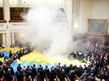 МЧС и МВД Украины совместно расследуют инцидент с применением дымовых шашек в Верховной Раде         