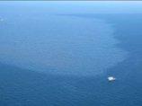 Власти США приняли решение сжигать в Мексиканском заливе нефть, которая продолжает уже восьмые сутки вытекать из двух скважин, разрабатывавшихся затонувшей после взрыва нефтяной платформой