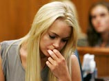 Напомним, 2 августа Лохан вышла из тюрьмы, где отбывала незначительный срок за управление автомобилем в нетрезвом виде и попытку избавиться от "браслета преступника". Суд приговорил ее к 90 дням лишения свободы