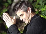 Защита премьер-министра Италии Сильвио Берлускони, обвиняемого в интимной связи с несовершеннолетней проституткой, намерена вызвать в качестве свидетеля знаменитого американского актера Джорджа Клуни и еще 77 человек