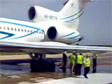 В аэропорту Краснодара самолет Ту-154 авиакомпании "Газпромавиа" рейсом "Краснодар-Сургут", на борту которого находились 142 человека, прервал взлет из-за неисправности шасси