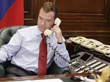 Первым, как ни странно, его поздравили не супруга Мишель и дети, а российский лидер Дмитрий Медведев