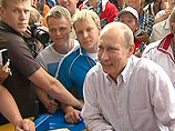 Блоггеров смутило "удмуртское" лицо Путина на Селигере