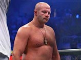 Strikeforce не может уволить Федора Емельяненко из-за скромных результатов