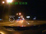 На 30-м километре автодороги, связывающей Москву с международным аэропортом "Домодедово", Mercedes-Benz сбил трех пешеходов, а Toyota Land Cruiser, двигавшийся в соседнем ряду, сбил четвертого, утверждают в полиции