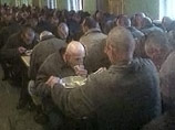 По словам Коновалова, одна из острейших проблем - высокая заболеваемость среди заключенных, порядка 70% которых узнают о том, что болеют туберкулезом или заражены ВИЧ, только после осмотра при поступлении в места отбывания наказания
