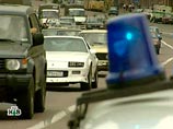 Инспекторы вместе с людьми в штатском проверяли, есть ли у водителей документы, позволяющие им пользоваться привилегиями на дорогах