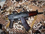 В ходе личного досмотра у него изъяли автомат АКС-74У, 4 патрона к нему калибра 5,45 мм и снаряженную гранату Ф-1