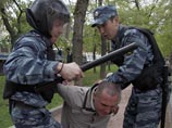 По данным столичного главка МВД, сотрудники московской полиции провели во вторник около 200 задержаний. Некоторые активисты задерживались многократно