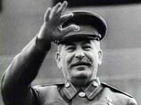 Автор материала соглашается, что определение "иностранный агент" "зловеще перекликается" с советской терминологией, и что законы об НКО и о клевете провоцируют на сравнения с диктатурой при Иосифе Сталине