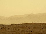 Камеры марсохода Curiosity, накануне успешно прошедшего свои первые ходовые испытания, зафиксировали на Марсе перемещения НЛО