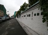 Публичный дом располагался в отдельно стоящем здании, арендуемом Сретенским монастырем в самом центре столицы, на улице Большая Лубянка