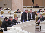 Анденко вел заседание в отсутствие спикера Вячеслава Макарова, говорится в материале телеканала под названием "Городской парламент укрепляет свой авторитет"
