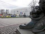 Уволенных в запас матерых инспекторов-полковников сменили вчерашние выпускницы университетов в возрасте 22-23 лет, обладавшие сугубо теоретическими знаниями и не имевшие ни малейшего представления об особенностях военной экономики
