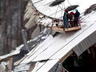 Трансвааль-парк после обрушения крыши, фото Reuters Трансвааль-парк после обрушения крыши, фото Reuters