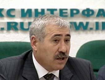 Председатель Госсовета Чечни Таус Джабраилов в офисе "Интерфакса". Съемка НТВ, архив Председатель Госсовета Чечни Таус Джабраилов в офисе "Интерфакса". Съемка НТВ, архив