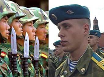 Бойцы Народно-освободительной армии Китая и российские десантники, иллюстрация Лента.Ру Бойцы Народно-освободительной армии Китая и российские десантники, иллюстрация Лента.Ру