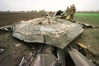 Сбитый F-117. Фото с сайта Fas.org Сбитый F-117. Фото с сайта Fas.org