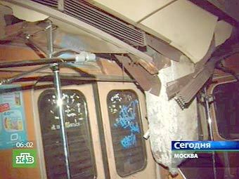 Пробитый сваей поезд метро, кадр НТВ, архив Пробитый сваей поезд метро, кадр НТВ, архив