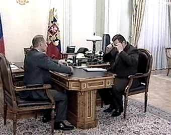 Владимир Путин и Владимир Устинов. Кадр ТК "Россия"