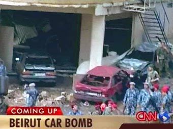 На месте взрыва заминированного автомобиля в Бейруте, кадр CNN