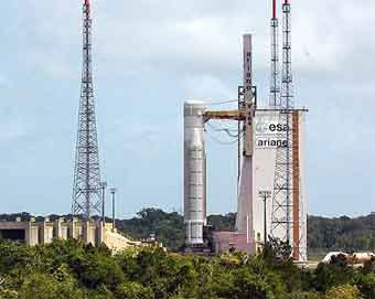 ������ Ariane 5-ECA �� ���������� ����. ���� � ����� www.arianespace.com 