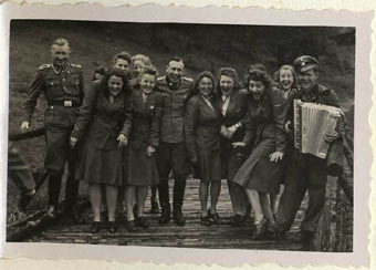     .    ushmm.org