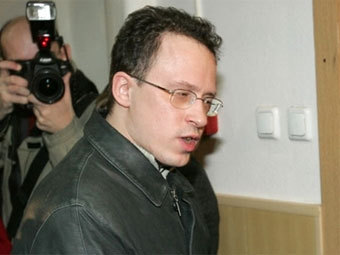  .  Reuters, 