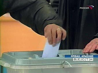 Избирательный участок в Ереване. Кадр телеканала "Россия" 