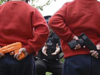      .    lbp.police.uk