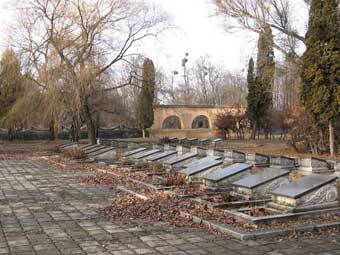 Захоронения на Холме Славы. Фото пользователя Водник с сайта wikipedia.org