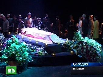 Панихида по Софико Чиаурели. Кадр телеканала НТВ