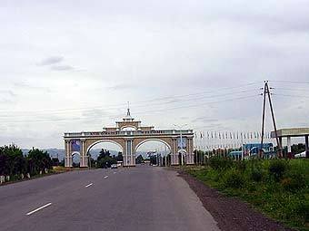 Въезд в Куляб. Фото пользователя Ibrahimjon с сайта wikipedia.org.