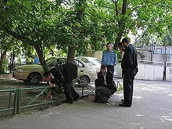 Следователи на месте убийства Яэль Анетдиновой. Фото с сайта zaka.org.il