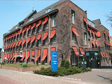 -     .    minbuza.nl 