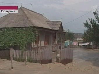 Последствия наводнения в Молдавии. Кадр Первого канала