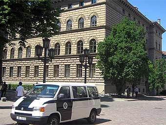 Здание сейма Латвии. Фото пользователя Xil с сайта wikipedia.org.
