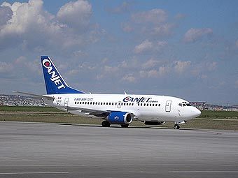 Boeing 737-800 ������������ CanJet. ���� � ����� airliners.net