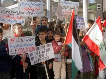 ������������ ���� ��������� � ����� �������� ������ �������� ����� "������ �����" ����� ������� ��� � �������. ���� &copy;AFP, 2002 ���