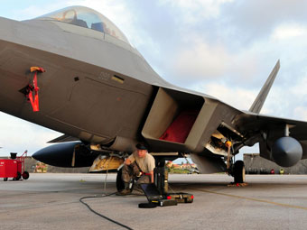  F-22   .    www.air-attack.com