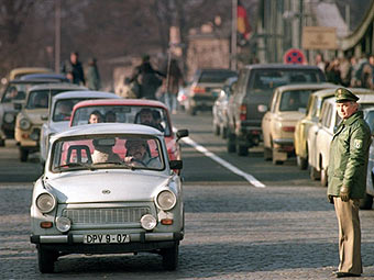  ""    , 1989 .  ©AFP