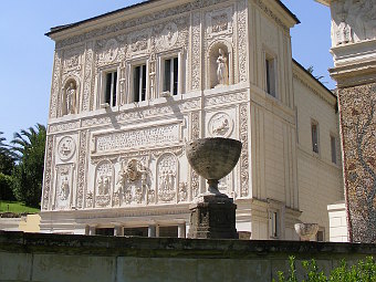 ����� ����� Casina Pio IV, ��� ��������� �����������. ���� ������������ Mattes � ����� wikipedia.org