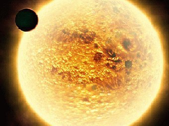 WASP-12b �� ���� ������. ����������� NASA/Fredrick Pont