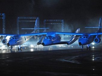 �������-�������� WhiteKnightTwo � ������������ SpaceshipTwo. ���� &copy;AFP, �����