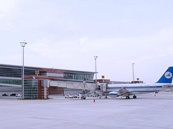Вид на аэропорт Тбилиси. Фото с сайта tbilisiairport.com