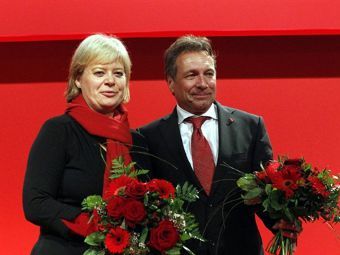 Гезина Летш и Клаус Эрнст. Фото ©AFP