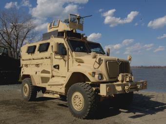 MaxxPro. Фото с сайта navistardefense.com