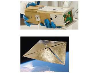 ������� NanoSail-D � "���������" ���� (������) � ����� ��������� ������ �� ������ (�����). ����������� NASA