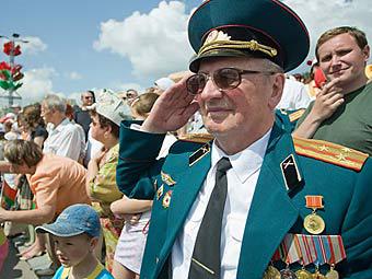 Военный парад в честь Дня независимости Белоруссии в 2009 году. Фото Антона Мотолько